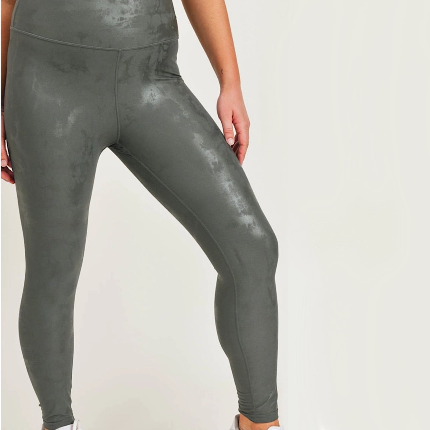 Plus Size Activewear Foil Print Leggings