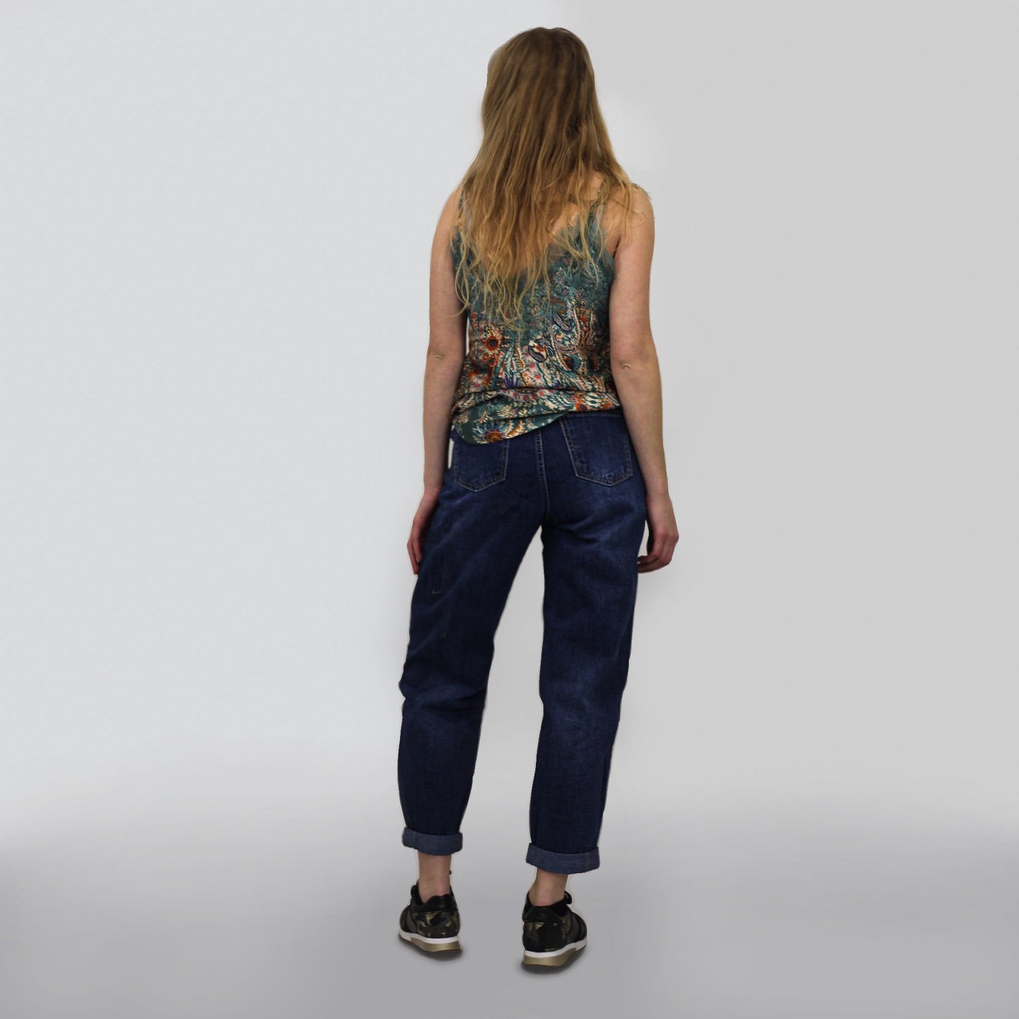 Medium Pleat Front Pegged Jeans