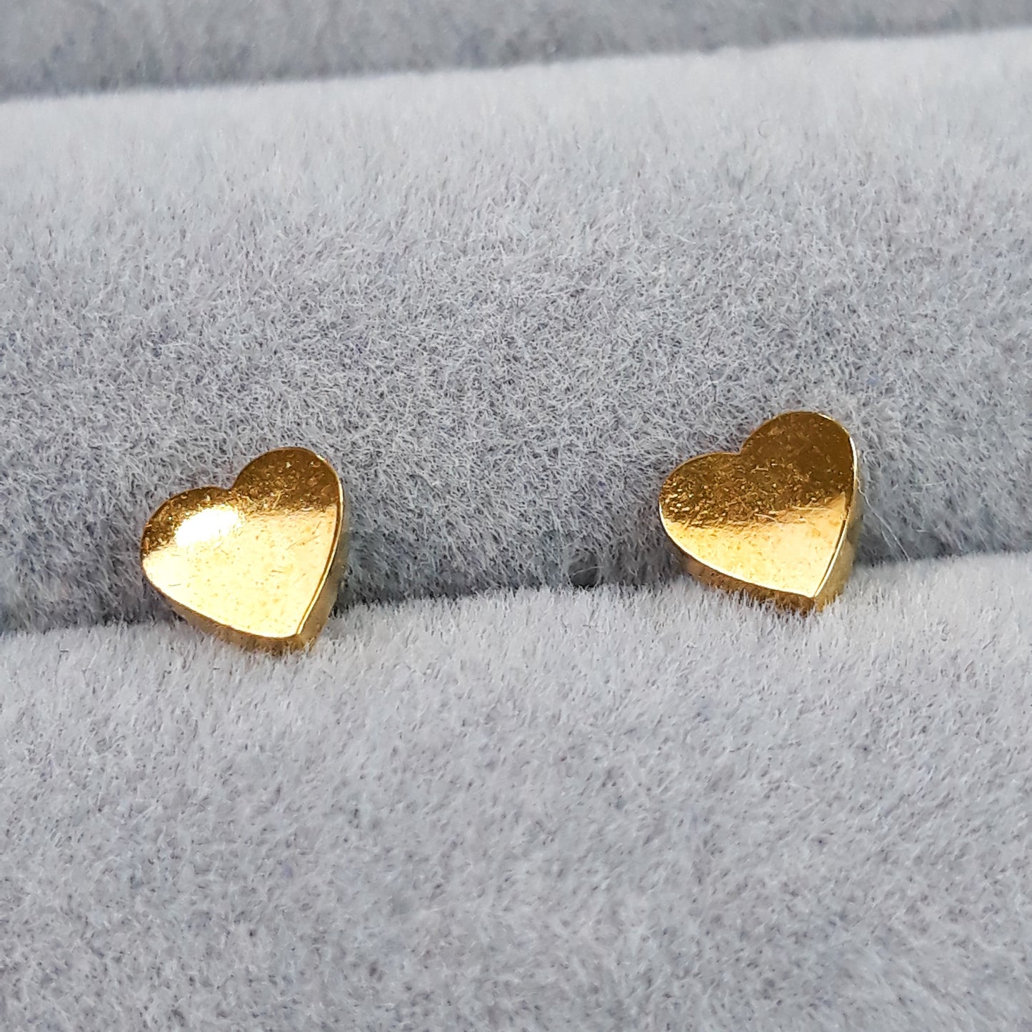 Tiny Heart Stud